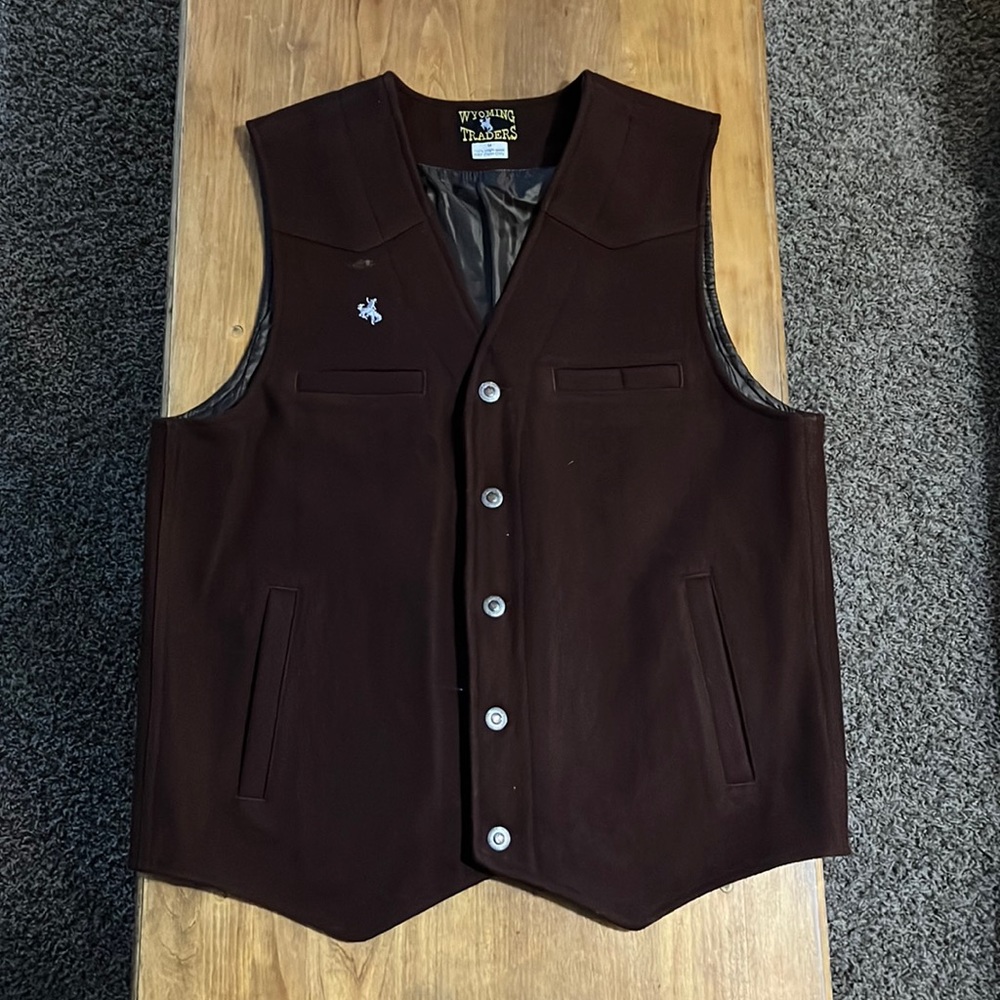 Wyoming Traders vest